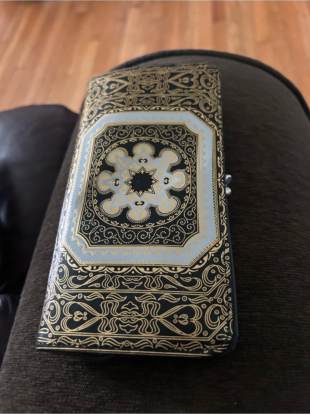Decorative Black & Gold Women's Wallet - Elegant Patterned Clutch